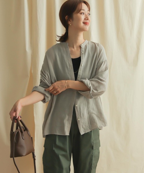 URBAN RESEARCH DOORS（アーバンリサーチドアーズ）の「ダブルガーゼバンドカラーシャツ（シャツ/ブラウス・レディース・チャコールグレー/ベージュ/ブルー・MEDIUM）」の8枚目の写真