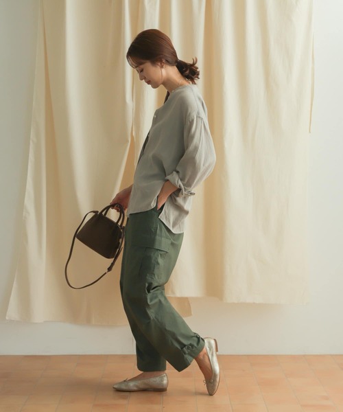 URBAN RESEARCH DOORS（アーバンリサーチドアーズ）の「ダブルガーゼバンドカラーシャツ（シャツ/ブラウス・レディース・チャコールグレー/ベージュ/ブルー・MEDIUM）」の16枚目の写真