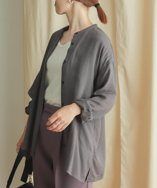 URBAN RESEARCH DOORS（アーバンリサーチドアーズ）の「ダブルガーゼバンドカラーシャツ（シャツ/ブラウス・レディース・チャコールグレー/ベージュ/ブルー・MEDIUM）」の21枚目の写真