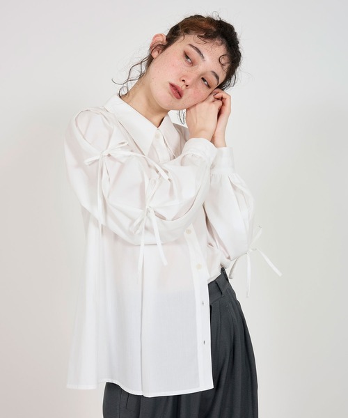 TINA:JOJUN(ティーナジョジュン)の「タックリボン袖 ブラウス TINA:JOJUN(シャツ/ブラウス・レディース・チャコール/クリーム/ホワイト・M)」の22枚目の写真