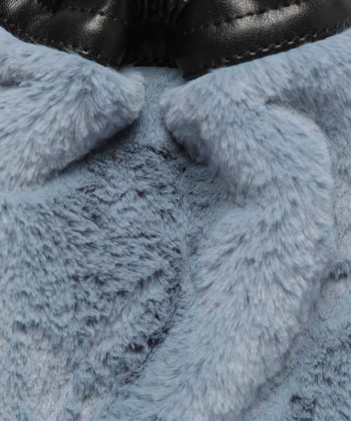 LAKOLE（ラコレ）の「フェイクファー巾着2WAYショルダー / 969652（ショルダーバッグ・レディース・ライトブルー/グレイッシュベージュ/レオパード/チャコールグレー・FREE）」の22枚目の写真