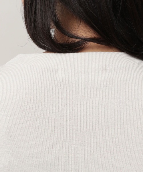 Elura(エルーラ)の「濃密なめらか袖コンニット(ニット/セーター・レディース・ブラック・MEDIUM/SMALL/LARGE)」の11枚目の写真