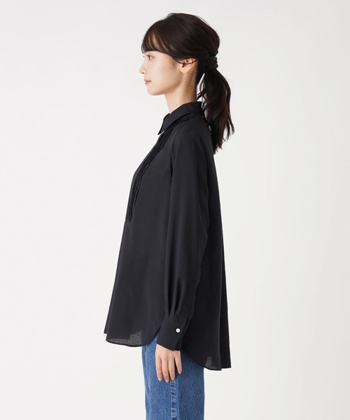 en recre（アンレクレ）の「ピンタックシャツブラウス（シャツ/ブラウス・レディース・オフホワイト/サックスブルー/ブラック・2）」の16枚目の写真