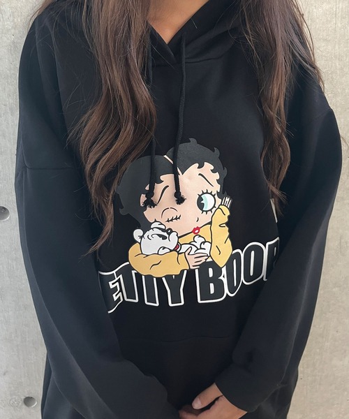 GLAMOROUS JANE（グラマラスジェーン）の「裏起毛BETTYBOOPAストリートプリントパーカー（パーカー・レディース・チャコールグレー/ブラック/アイボリー・FREE）」の13枚目の写真