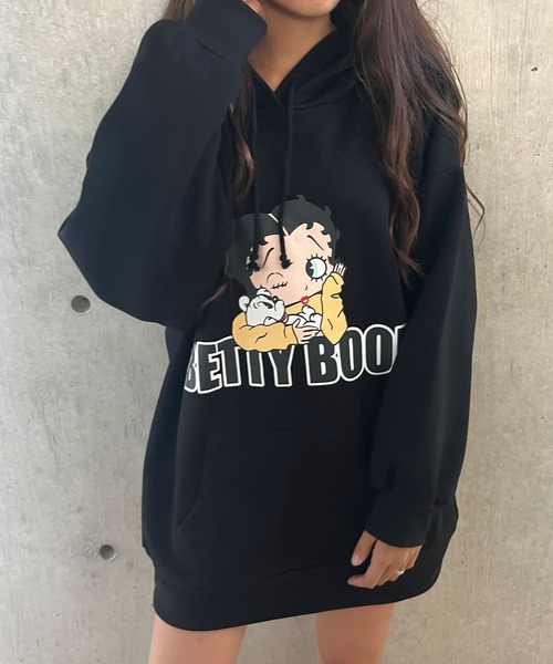 GLAMOROUS JANE（グラマラスジェーン）の「裏起毛BETTYBOOPAストリートプリントパーカー（パーカー・レディース・チャコールグレー/ブラック/アイボリー・FREE）」の14枚目の写真