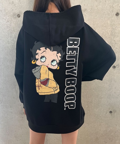 GLAMOROUS JANE（グラマラスジェーン）の「裏起毛BETTYBOOPAストリートプリントパーカー（パーカー・レディース・チャコールグレー/ブラック/アイボリー・FREE）」の15枚目の写真