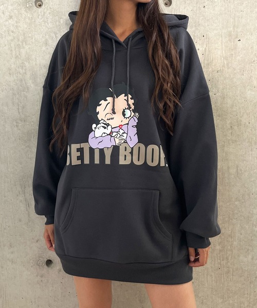 GLAMOROUS JANE（グラマラスジェーン）の「裏起毛BETTYBOOPAストリートプリントパーカー（パーカー・レディース・チャコールグレー/ブラック/アイボリー・FREE）」の17枚目の写真