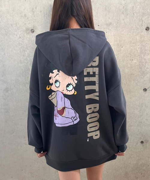 GLAMOROUS JANE（グラマラスジェーン）の「裏起毛BETTYBOOPAストリートプリントパーカー（パーカー・レディース・チャコールグレー/ブラック/アイボリー・FREE）」の21枚目の写真