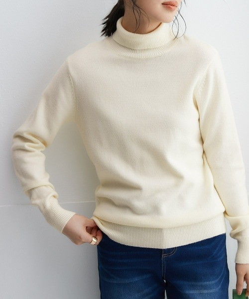 nissen（ニッセン）の「洗えるタートルネックニット(毛玉になりにくい・ふんわりもちもち素材）（ニット/セーター・レディース・アイボリー/グリーン/モカ/ライトグレー/ブラック/ピンク系/ロイヤルブルー・L/3L/M/S/LL）」の2枚目の写真