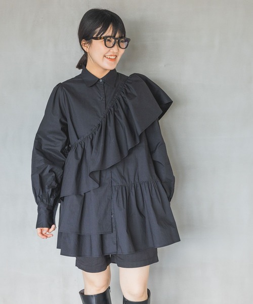 A part by(アパートバイ)の「サッシュツキフリルチュニック(シャツ/ブラウス・レディース・オフホワイト/ブラック/ライトブルー・FREE)」の16枚目の写真