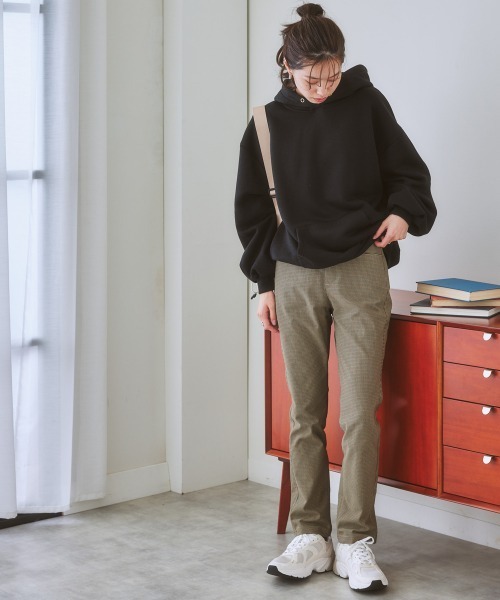 nissen（ニッセン）の「裏起毛　動けてキレイ見えスリムパンツ（ストレッチ素材）（その他パンツ・レディース・オフホワイト/カーキ/ネイビー/ブラック/グリーン/ブラウン/グリーン系・S/M/LL/L）」の14枚目の写真