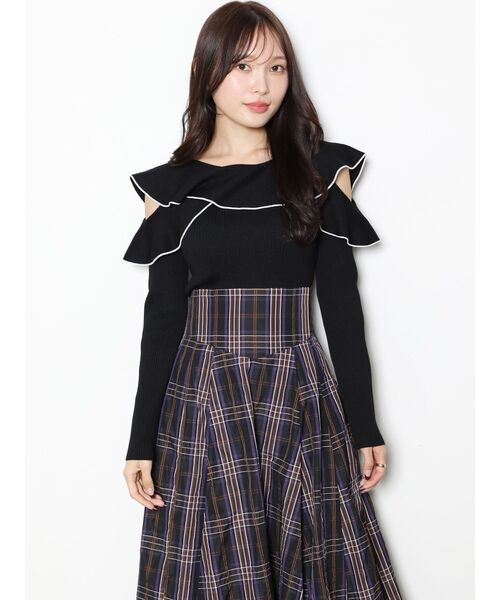 MERCURYDUO（マーキュリーデュオ）の「オープンショルダーラッフルニット（ニット/セーター・レディース・ベージュ/チャコールグレー/オフホワイト/その他/ブラック/その他1・FREE）」の8枚目の写真