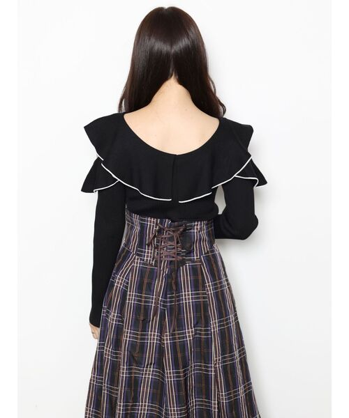 MERCURYDUO（マーキュリーデュオ）の「オープンショルダーラッフルニット（ニット/セーター・レディース・ベージュ/チャコールグレー/オフホワイト/その他/ブラック/その他1・FREE）」の10枚目の写真