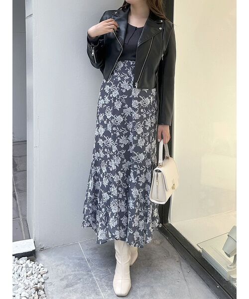 MERCURYDUO（マーキュリーデュオ）の「オープンショルダーラッフルニット（ニット/セーター・レディース・ベージュ/チャコールグレー/オフホワイト/その他/ブラック/その他1・FREE）」の21枚目の写真