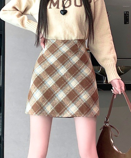 Lilamusant(リラミュゾン)の「『Lilamusant(リラミュゾン)』インパン裏地付きウールライク台形チェック柄ミニスカート(スカート・レディース・レッド/ブラック/ブラウン・L/M/S)」の9枚目の写真
