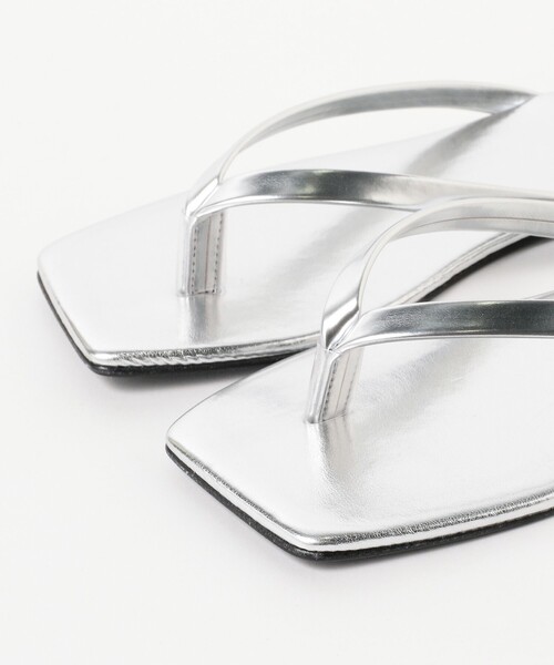 Ray BEAMS（レイビームス）の「CHIARA / トング サンダル（サンダル・レディース・シルバー/ブラック・37/36/39/38）」の3枚目の写真