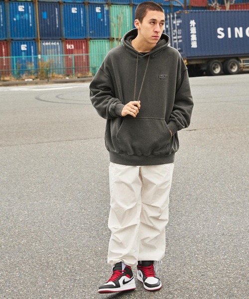 NBA（エヌビーエー）の「NBA/エヌビーエー 別注 ロゴ刺繍/プリント ピグメント加工ビッグシルエットプルオーバーパーカー（パーカー・メンズ・ブラック系1/ブラック/アッシュグレー/ブラック系2・M/L）」の8枚目の写真