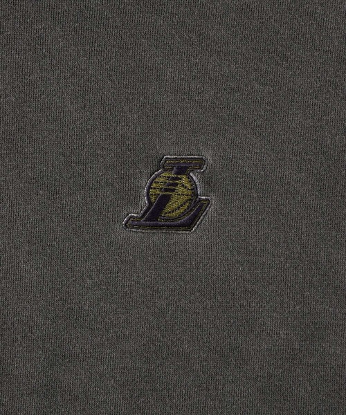 NBA（エヌビーエー）の「NBA/エヌビーエー 別注 ロゴ刺繍/プリント ピグメント加工ビッグシルエットプルオーバーパーカー（パーカー・メンズ・ブラック系1/ブラック/アッシュグレー/ブラック系2・M/L）」の14枚目の写真