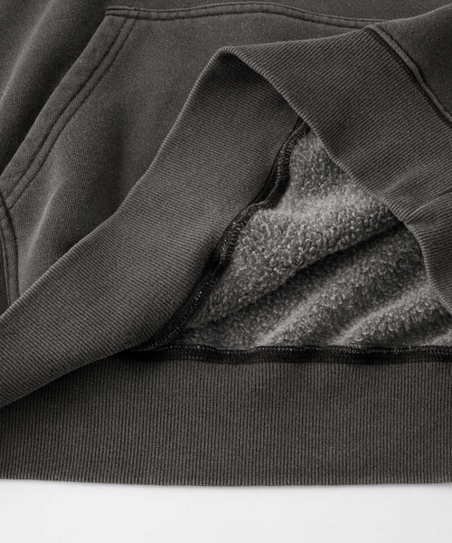 NBA（エヌビーエー）の「NBA/エヌビーエー 別注 ロゴ刺繍/プリント ピグメント加工ビッグシルエットプルオーバーパーカー（パーカー・メンズ・ブラック系1/ブラック/アッシュグレー/ブラック系2・M/L）」の5枚目の写真