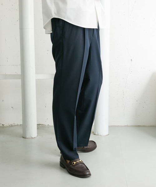 URBAN RESEARCH ROSSO MEN(アーバンリサーチロッソメン)の「『一部WEB限定カラー』『XLサイズあり』ハイパフォーマンスアーバンストレートパンツ(スラックス・メンズ・チャコールグレー/ブラック/モカ/ネイビー・X-LARGE/SMALL/MEDIUM/LARGE)」の11枚目の写真