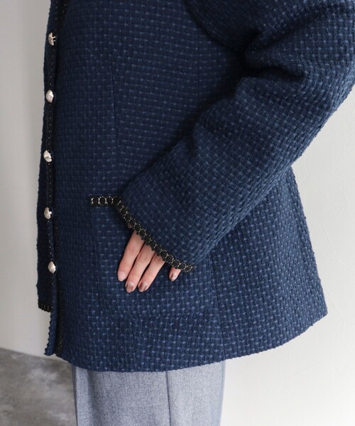 fredy emue(フレディエミュ)の「ファンシーツィードVカラージャケット(ノーカラージャケット・レディース・ブラック系その他/アイボリー/ネイビー・38)」の14枚目の写真
