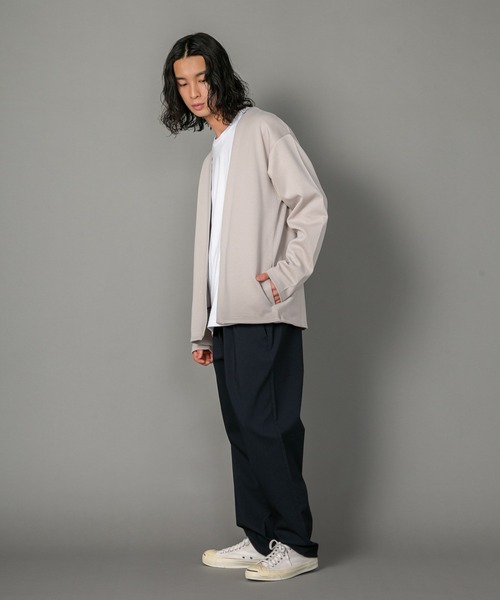 Blue Standard (ブルースタンダード)の「【BLUE STANDARD/ブルースタンダード】 ダンボール ボタンレスカーディガン(カーディガン/ボレロ・メンズ・ブラック/グリーン/ベージュ・MEDIUM/LARGE/X-LARGE)」の21枚目の写真