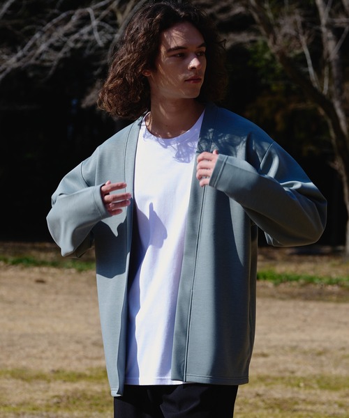 Blue Standard (ブルースタンダード)の「【BLUE STANDARD/ブルースタンダード】 ダンボール ボタンレスカーディガン(カーディガン/ボレロ・メンズ・ブラック/グリーン/ベージュ・MEDIUM/LARGE/X-LARGE)」の18枚目の写真