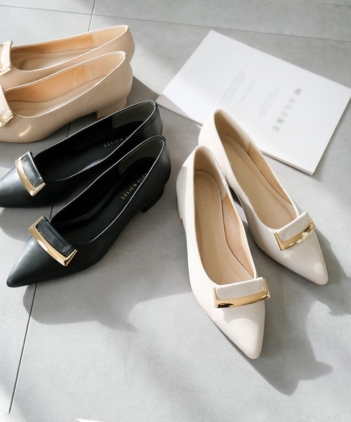 AmiAmi(アミアミ)の「ゴールドモチーフポインテッドトゥパンプス(パンプス・レディース・ブラック/アイボリー/グレイッシュベージュ・S/M/L/LL)」の3枚目の写真