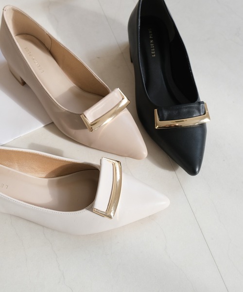 AmiAmi(アミアミ)の「ゴールドモチーフポインテッドトゥパンプス(パンプス・レディース・ブラック/アイボリー/グレイッシュベージュ・S/M/L/LL)」の5枚目の写真