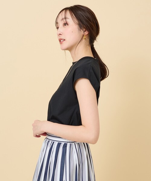 UNTITLED（アンタイトル）の「◆フレンチスリーブTシャツ（Tシャツ/カットソー・レディース・ブラック/ブルーグリーン/オフホワイト・00/02/44/48/04）」の15枚目の写真