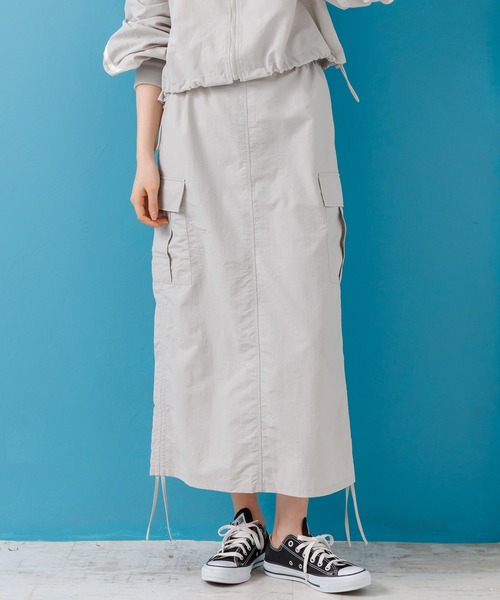 mili an deni（ミリアンデニ）の「サイドドロストカーゴスカート（スカート・レディース・カーキ/ブラック/グレー/ライトカーキ/アイボリー・M）」の4枚目の写真