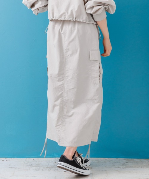 mili an deni（ミリアンデニ）の「サイドドロストカーゴスカート（スカート・レディース・カーキ/ブラック/グレー/ライトカーキ/アイボリー・M）」の12枚目の写真