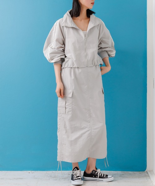 mili an deni（ミリアンデニ）の「サイドドロストカーゴスカート（スカート・レディース・カーキ/ブラック/グレー/ライトカーキ/アイボリー・M）」の13枚目の写真