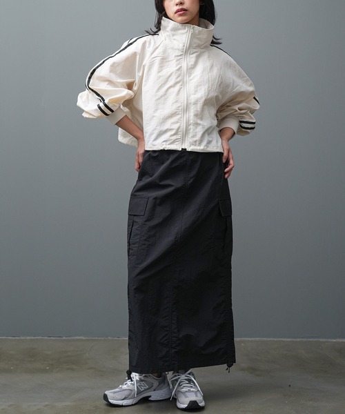 mili an deni（ミリアンデニ）の「サイドドロストカーゴスカート（スカート・レディース・カーキ/ブラック/グレー/ライトカーキ/アイボリー・M）」の10枚目の写真