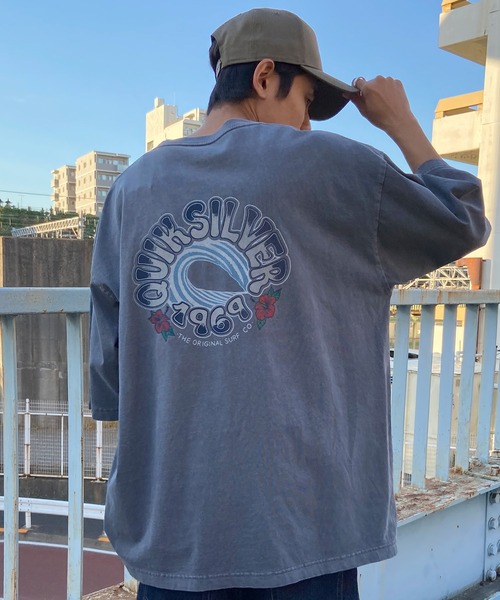 Quiksilver(クイックシルバー)の「QUIKSILVER/クイックシルバー Tシャツ 半袖 バックプリント クルーネック ルーズシルエット ピグメント加工 QST242005(Tシャツ/カットソー・メンズ・ネイビー/ホワイト/イエロー・M/L)」の7枚目の写真