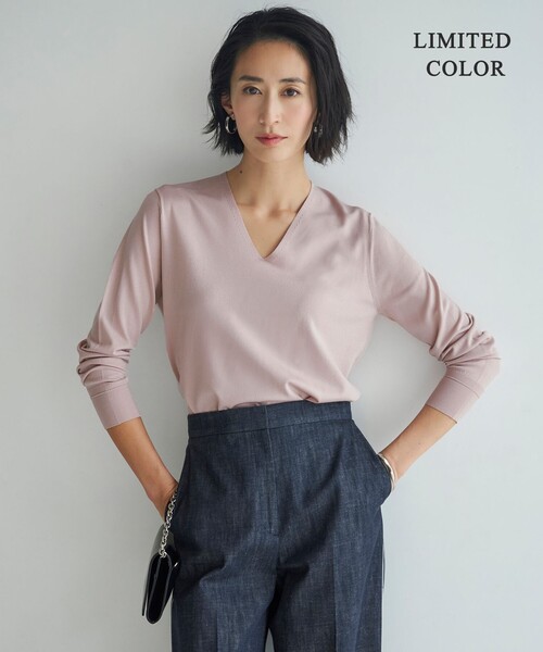 ICB（アイシービー）の「【WEB限定カラーあり・接触冷感・UVケア・洗える】 シンセティックハイゲージ Vネックプルオーバー（ニット/セーター・レディース・ライトイエロー系/ピンク系/アイボリー系/ピーコックグリーン系/ネイビー系・X-LARGE/LARGE）」の5枚目の写真
