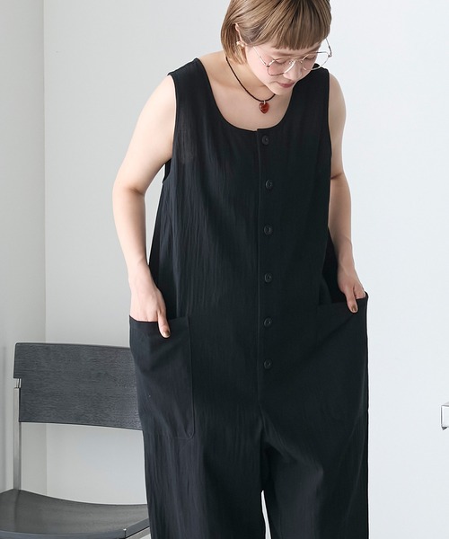 forksy.(フォルクシー)の「【forksy.】リネンライクポケット付きコンビネゾン(つなぎ/オールインワン・レディース・アイボリー/ブラック/テラコッタ・FREE)」の2枚目の写真
