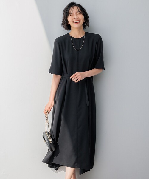 23区 L(ニジュウサンクオオキイサイズ)の「【撥水加工/洗える】キューティクルストレッチツイル イレギュラーヘム ワンピース(ワンピース・レディース・ブラック系/ネイビー系/ダークブラウン系・44/46/48)」の1枚目の写真