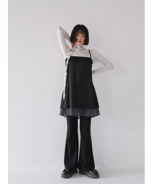 Uenui(ウニュイ)の「layered satin cami dress(ワンピース・レディース・ブラック/ホワイト・FREE)」の3枚目の写真