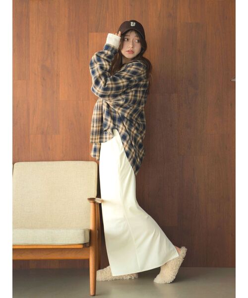 Ungrid（アングリッド）の「フィットロングスリーブTee（Tシャツ/カットソー・レディース・ネイビー/オフホワイト/ボルドー/イエロー・FREE）」の7枚目の写真