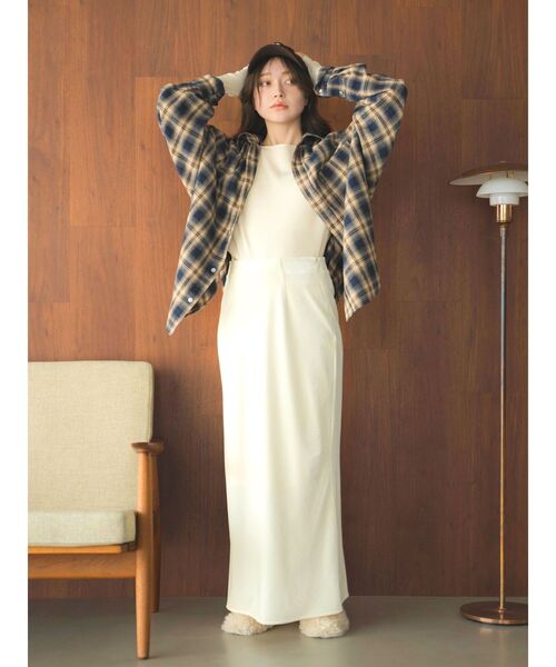 Ungrid（アングリッド）の「フィットロングスリーブTee（Tシャツ/カットソー・レディース・ネイビー/オフホワイト/ボルドー/イエロー・FREE）」の9枚目の写真