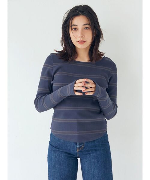 Ungrid（アングリッド）の「フィットロングスリーブTee（Tシャツ/カットソー・レディース・ネイビー/オフホワイト/ボルドー/イエロー・FREE）」の11枚目の写真