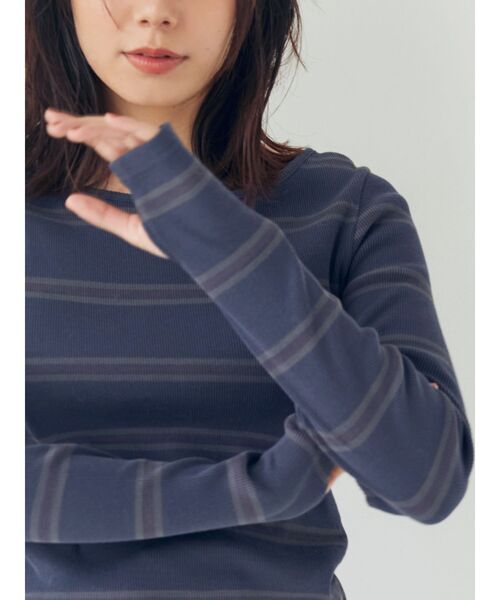 Ungrid（アングリッド）の「フィットロングスリーブTee（Tシャツ/カットソー・レディース・ネイビー/オフホワイト/ボルドー/イエロー・FREE）」の14枚目の写真