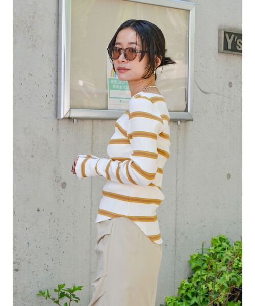 Ungrid（アングリッド）の「フィットロングスリーブTee（Tシャツ/カットソー・レディース・ネイビー/オフホワイト/ボルドー/イエロー・FREE）」の22枚目の写真