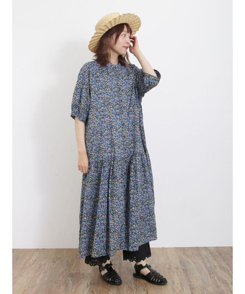 Samansa Mos2(サマンサ モスモス)の「【接触冷感】柄アソートティアードワンピース(ワンピース・レディース・キナリ/オフホワイト/レッド/ブラック/チャコールグレー/ブルー・F)」の5枚目の写真