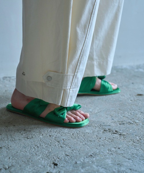 marjour（マージュール）の「CURVE COTTON PANTS（その他パンツ・レディース・ブラック/アイボリー・M）」の12枚目の写真