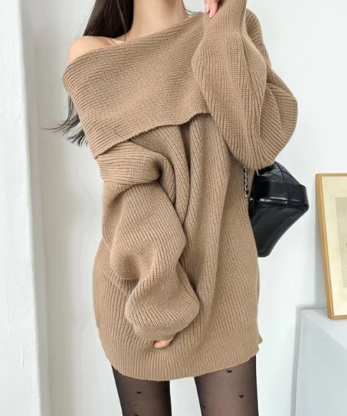 ECLIN(エクラン)の「オフショルダー畦編みチュニックニットプルオーバー(ニット/セーター・レディース・ブラック/ベージュ・FREE)」の3枚目の写真