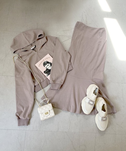 Julia Boutique（ジュリアブティック）の「パーカー×マーメイドスカートスウェットセットアップ（ワンピース・レディース・ホワイト/ピンク/モカ/ブラック/ブルーグレー/グレー・ONE）」の8枚目の写真