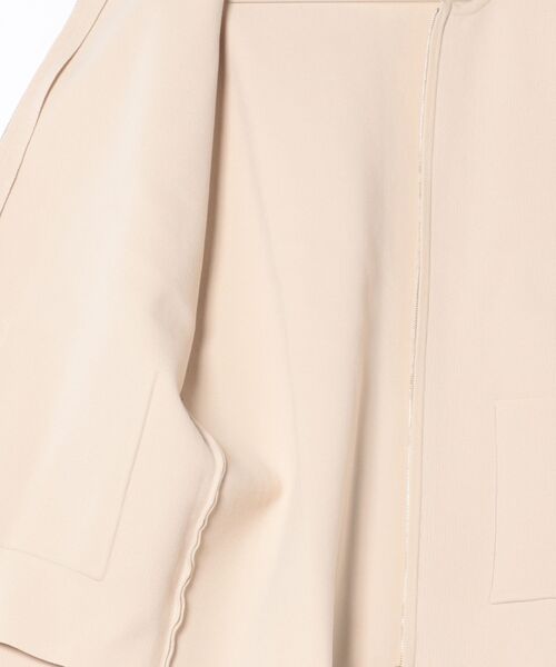 BELLUNA PLUS(ベルーナ)の「ジップ使いニットブルゾン(ブルゾン・レディース・カーキ系/ベージュ・X-LARGE/LARGE/MEDIUM)」の4枚目の写真