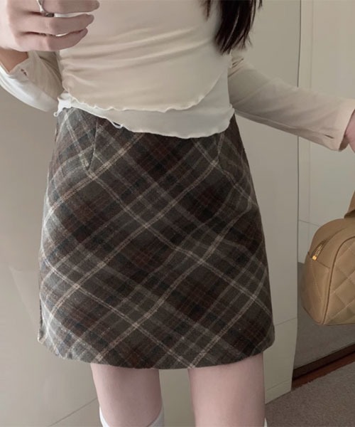 urge：（アージコロン ）の「【URGE：】チェック ミニスカート（スカート・レディース・ベージュ/ブラック・SMALL/MEDIUM/LARGE）」の4枚目の写真